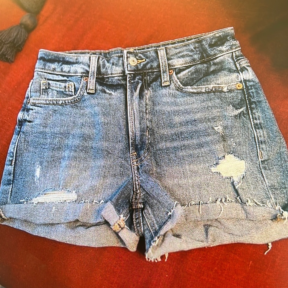 NWOT Old Navy shorts